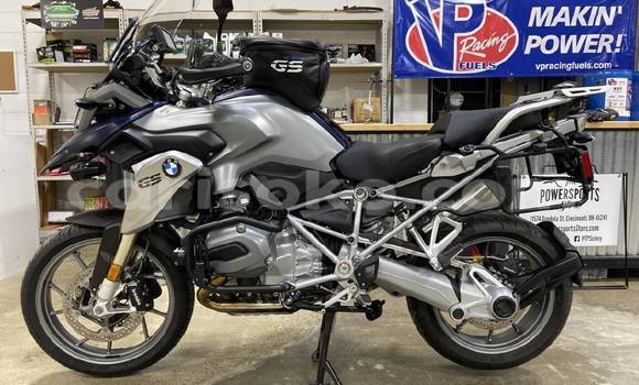 Sayi Na hannu BMW R 1200 GS Blanc Motsi in Bokwango a Rwanda Sayi Na hannu BMW R 1200 GS Blanc Motsi in Bokwango a Rwanda