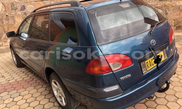 Acheter Occasion Voiture Toyota Avensis Vert à Kigali, Rwanda Acheter Occasion Voiture Toyota Avensis Vert à Kigali, Rwanda