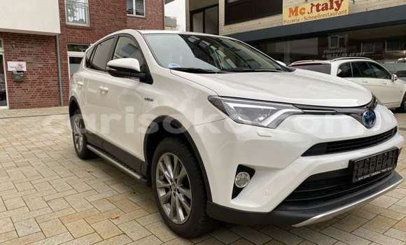 Sayi Na hannu Toyota RAV4 Blanc Mota in Kigali a Rwanda Sayi Na hannu Toyota RAV4 Blanc Mota in Kigali a Rwanda