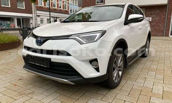 Sayi Na hannu Toyota RAV4 Blanc Mota in Kigali a Rwanda Sayi Na hannu Toyota RAV4 Blanc Mota in Kigali a Rwanda