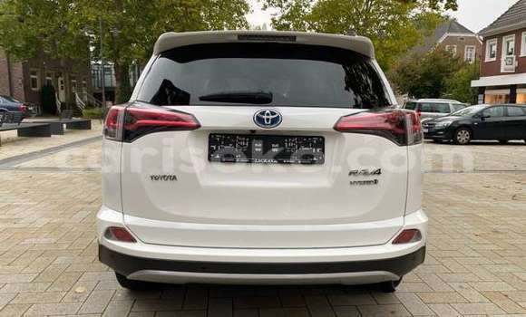 Sayi Na hannu Toyota RAV4 Blanc Mota in Kigali a Rwanda Sayi Na hannu Toyota RAV4 Blanc Mota in Kigali a Rwanda