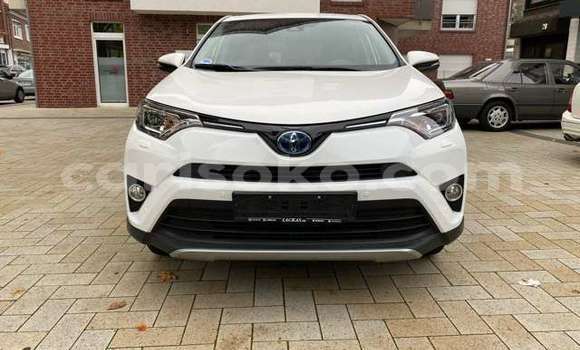Sayi Na hannu Toyota RAV4 Blanc Mota in Kigali a Rwanda Sayi Na hannu Toyota RAV4 Blanc Mota in Kigali a Rwanda
