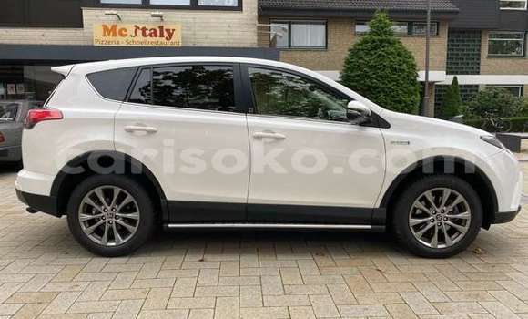 Sayi Na hannu Toyota RAV4 Blanc Mota in Kigali a Rwanda Sayi Na hannu Toyota RAV4 Blanc Mota in Kigali a Rwanda