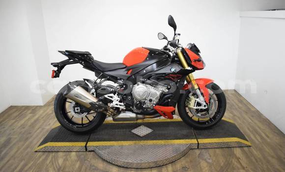 Acheter Occasion Moto BMW S 1000 Rouge à Kigali, Rwanda Acheter Occasion Moto BMW S 1000 Rouge à Kigali, Rwanda