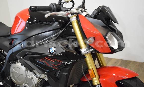 Acheter Occasion Moto BMW S 1000 Rouge à Kigali, Rwanda Acheter Occasion Moto BMW S 1000 Rouge à Kigali, Rwanda