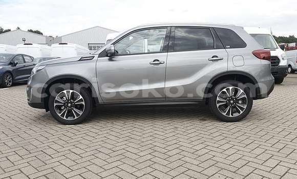 Acheter Occasion Voiture Suzuki Vitara Beige à Kigali, Rwanda