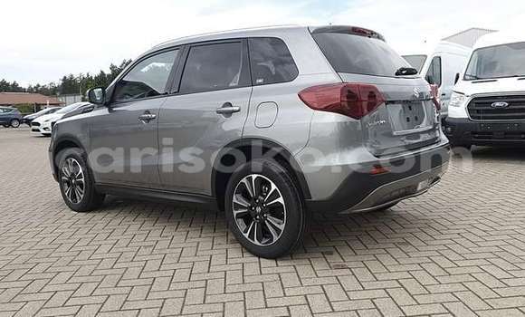 Sayi Na hannu Suzuki Vitara Beige Mota in Kigali a Rwanda Sayi Na hannu Suzuki Vitara Beige Mota in Kigali a Rwanda