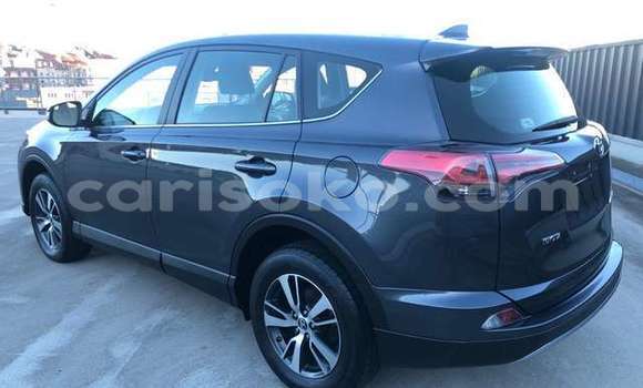 Sayi Na hannu Toyota RAV4 Beige Mota in Kigali a Rwanda Sayi Na hannu Toyota RAV4 Beige Mota in Kigali a Rwanda