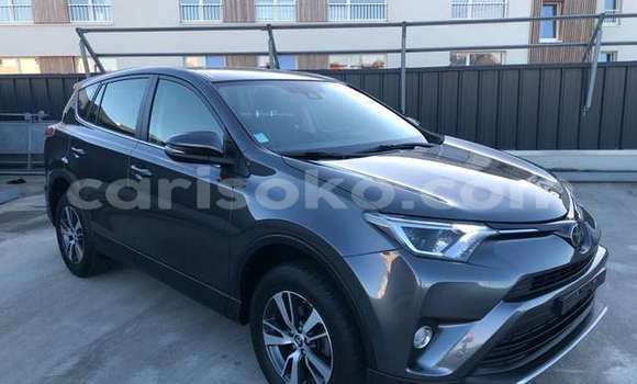 Sayi Na hannu Toyota RAV4 Beige Mota in Kigali a Rwanda Sayi Na hannu Toyota RAV4 Beige Mota in Kigali a Rwanda