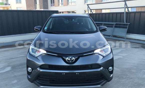 Sayi Na hannu Toyota RAV4 Beige Mota in Kigali a Rwanda Sayi Na hannu Toyota RAV4 Beige Mota in Kigali a Rwanda
