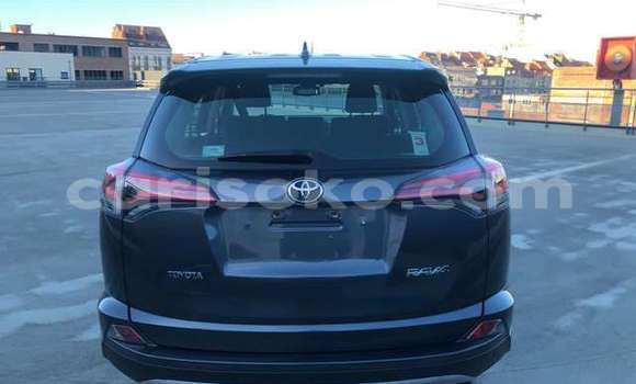 Sayi Na hannu Toyota RAV4 Beige Mota in Kigali a Rwanda Sayi Na hannu Toyota RAV4 Beige Mota in Kigali a Rwanda
