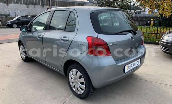 Sayi Na hannu Toyota Yaris Beige Mota in Kigali a Rwanda Sayi Na hannu Toyota Yaris Beige Mota in Kigali a Rwanda