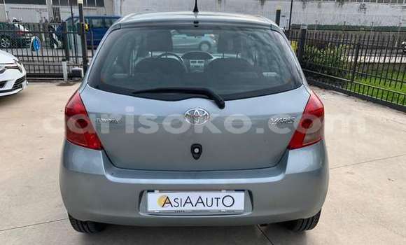 Sayi Na hannu Toyota Yaris Beige Mota in Kigali a Rwanda Sayi Na hannu Toyota Yaris Beige Mota in Kigali a Rwanda