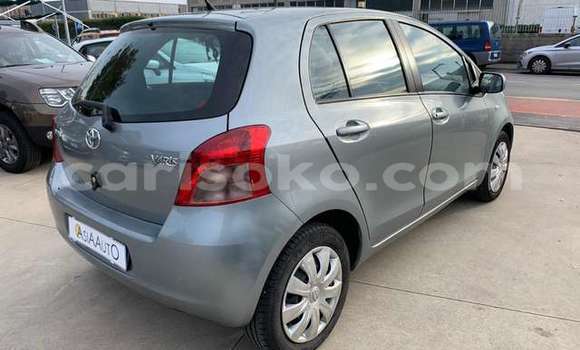 Sayi Na hannu Toyota Yaris Beige Mota in Kigali a Rwanda Sayi Na hannu Toyota Yaris Beige Mota in Kigali a Rwanda