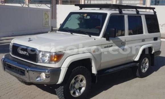 Acheter Occasion Voiture Toyota Land Cruiser Blanc à Kigali, Rwanda