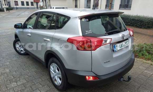 Sayi Na hannu Toyota RAV4 Gris Mota in Kigali a Rwanda Sayi Na hannu Toyota RAV4 Gris Mota in Kigali a Rwanda