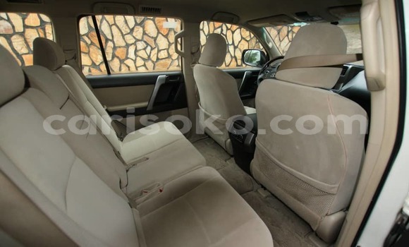 Acheter Occasion Voiture Toyota Land Cruiser Prado Blanc à Kigali, Rwanda Acheter Occasion Voiture Toyota Land Cruiser Prado Blanc à Kigali, Rwanda