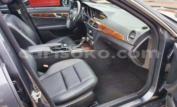 Sayi Na hannu Mercedes-Benz KOMPRESSOR Beige Mota in Kigali a Rwanda Sayi Na hannu Mercedes-Benz KOMPRESSOR Beige Mota in Kigali a Rwanda