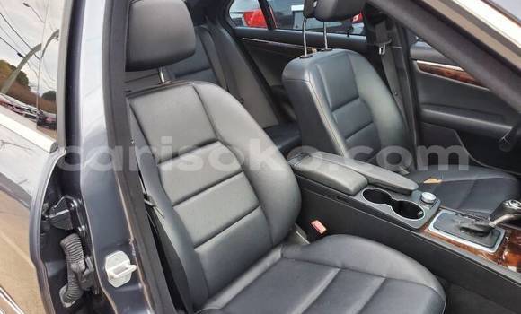 Sayi Na hannu Mercedes-Benz KOMPRESSOR Beige Mota in Kigali a Rwanda Sayi Na hannu Mercedes-Benz KOMPRESSOR Beige Mota in Kigali a Rwanda