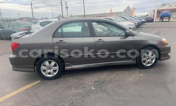 Sayi Na hannu Toyota Corolla Beige Mota in Kigali a Rwanda Sayi Na hannu Toyota Corolla Beige Mota in Kigali a Rwanda