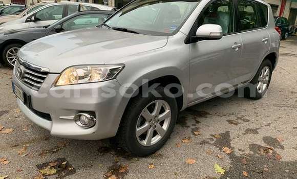 Sayi Na hannu Toyota RAV4 Gris Mota in Kigali a Rwanda Sayi Na hannu Toyota RAV4 Gris Mota in Kigali a Rwanda