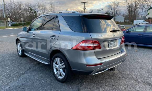 Buy Used Mercedes-Benz ML–Class Beige Car in Kigali in Rwanda Buy Used Mercedes-Benz ML–Class Beige Car in Kigali in Rwanda