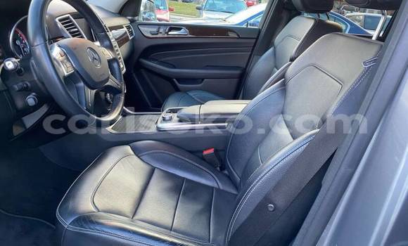 Buy Used Mercedes-Benz ML–Class Beige Car in Kigali in Rwanda Buy Used Mercedes-Benz ML–Class Beige Car in Kigali in Rwanda