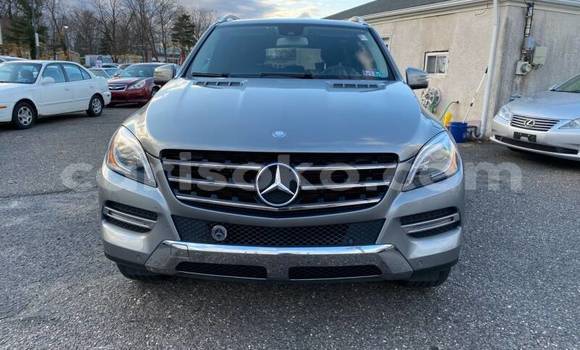 Buy Used Mercedes-Benz ML–Class Beige Car in Kigali in Rwanda Buy Used Mercedes-Benz ML–Class Beige Car in Kigali in Rwanda