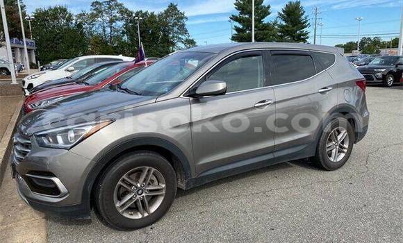 Sayi Na hannu Hyundai Santa Fe Beige Mota in Kigali a Rwanda Sayi Na hannu Hyundai Santa Fe Beige Mota in Kigali a Rwanda