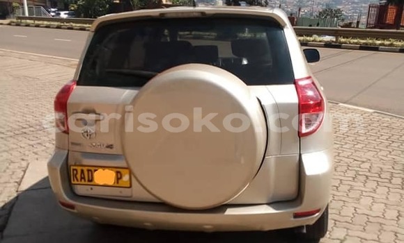 اشتري مستعمل Toyota RAV4 Beige سيارة في Kigali في Rwanda اشتري مستعمل Toyota RAV4 Beige سيارة في Kigali في Rwanda