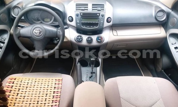 اشتري مستعمل Toyota RAV4 Beige سيارة في Kigali في Rwanda اشتري مستعمل Toyota RAV4 Beige سيارة في Kigali في Rwanda