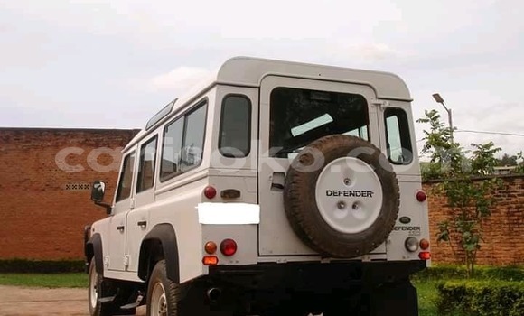 اشتري مستعمل Land Rover Defender Blanc سيارة في Kigali في Rwanda اشتري مستعمل Land Rover Defender Blanc سيارة في Kigali في Rwanda