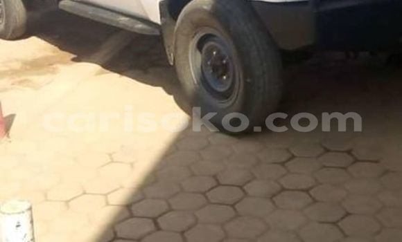 اشتري مستعمل Toyota Land Cruiser Blanc سيارة في Kigali في Rwanda اشتري مستعمل Toyota Land Cruiser Blanc سيارة في Kigali في Rwanda