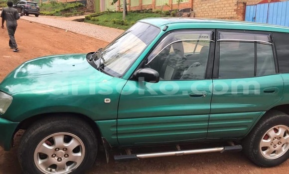 Acheter Occasion Voiture Toyota RAV4 Vert à Kigali, Rwanda Acheter Occasion Voiture Toyota RAV4 Vert à Kigali, Rwanda