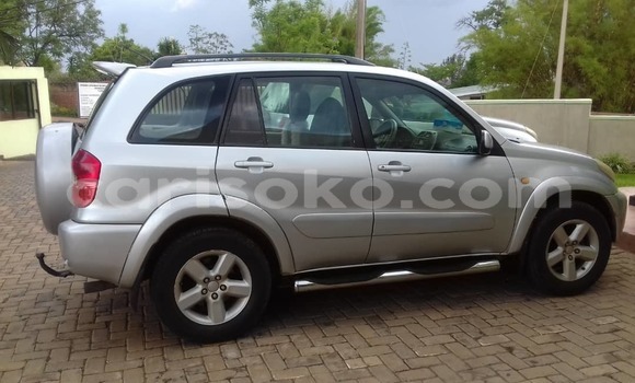 Acheter Occasion Voiture Toyota RAV4 Gris à Kigali, Rwanda Acheter Occasion Voiture Toyota RAV4 Gris à Kigali, Rwanda