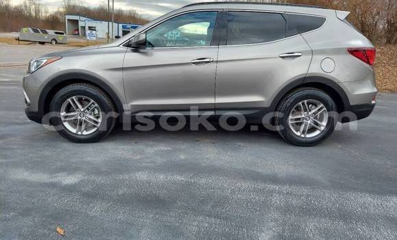 Buy Used Hyundai Santa Fe Beige Car in Kigali in Rwanda Buy Used Hyundai Santa Fe Beige Car in Kigali in Rwanda