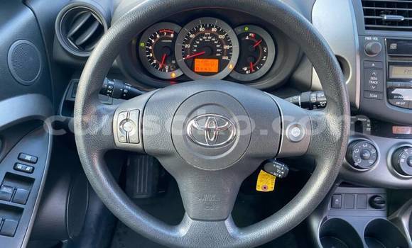 Sayi Na hannu Toyota RAV4 Beige Mota in Kigali a Rwanda Sayi Na hannu Toyota RAV4 Beige Mota in Kigali a Rwanda