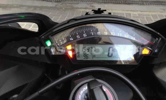 Acheter Occasion Moto Kawasaki Ninja ZX-10R Noir à Kigali, Rwanda Acheter Occasion Moto Kawasaki Ninja ZX-10R Noir à Kigali, Rwanda