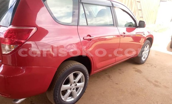 Acheter Occasion Voiture Toyota RAV4 Rouge à Bokwango, Rwanda Acheter Occasion Voiture Toyota RAV4 Rouge à Bokwango, Rwanda