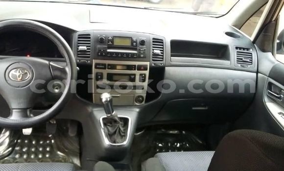 Acheter Occasion Voiture Toyota Corolla Verso Bleu à Bokwango, Rwanda Acheter Occasion Voiture Toyota Corolla Verso Bleu à Bokwango, Rwanda