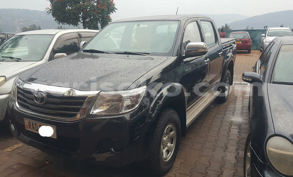 Sayi Na hannu Toyota Hilux Noir Mota in Bokwango a Rwanda Sayi Na hannu Toyota Hilux Noir Mota in Bokwango a Rwanda