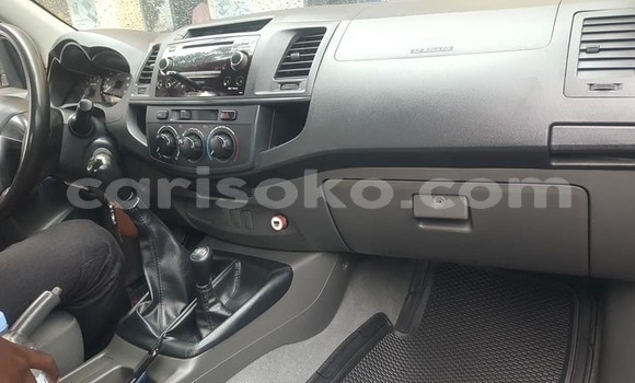 Sayi Na hannu Toyota Hilux Noir Mota in Bokwango a Rwanda Sayi Na hannu Toyota Hilux Noir Mota in Bokwango a Rwanda