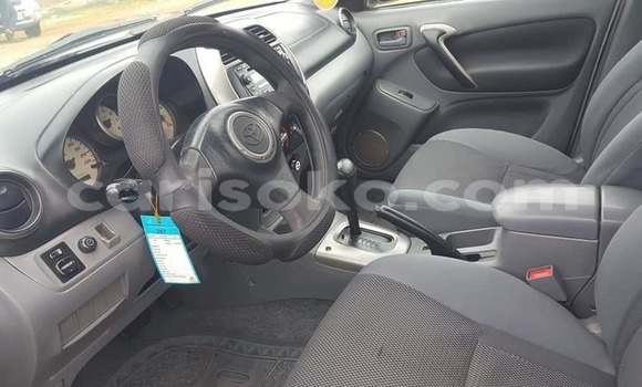 Acheter Occasion Voiture Toyota RAV4 Gris à Bokwango, Rwanda Acheter Occasion Voiture Toyota RAV4 Gris à Bokwango, Rwanda