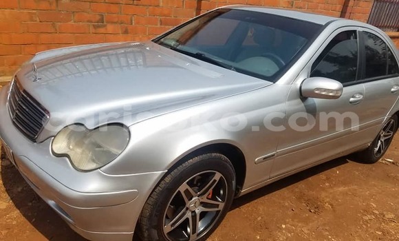 Acheter Occasion Voiture Mercedes-Benz C–Class Gris à Bokwango, Rwanda Acheter Occasion Voiture Mercedes-Benz C–Class Gris à Bokwango, Rwanda
