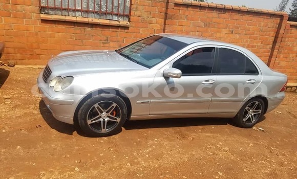 Acheter Occasion Voiture Mercedes-Benz C–Class Gris à Bokwango, Rwanda Acheter Occasion Voiture Mercedes-Benz C–Class Gris à Bokwango, Rwanda