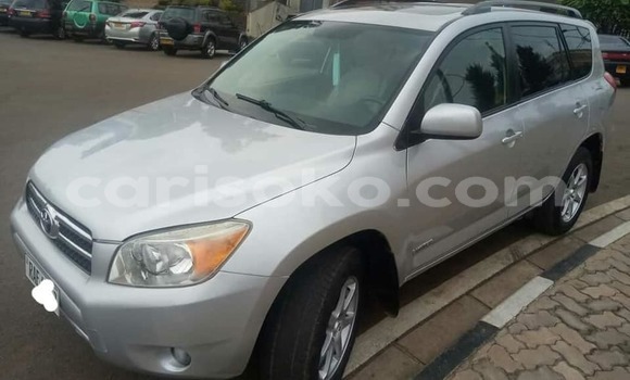 Buy Used Toyota RAV4 Silver Car in Bokwango in Rwanda Buy Used Toyota RAV4 Silver Car in Bokwango in Rwanda