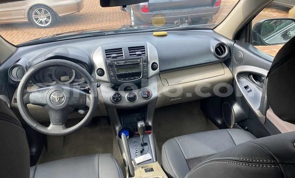 Acheter Occasion Voiture Toyota RAV4 Noir à Bokwango, Rwanda Acheter Occasion Voiture Toyota RAV4 Noir à Bokwango, Rwanda