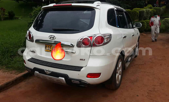Acheter Occasion Voiture Hyundai Santa Fe Blanc à Bokwango, Rwanda Acheter Occasion Voiture Hyundai Santa Fe Blanc à Bokwango, Rwanda