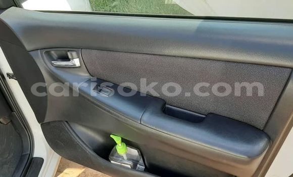 Sayi Na hannu Toyota Corolla Blanc Mota in Bokwango a Rwanda Sayi Na hannu Toyota Corolla Blanc Mota in Bokwango a Rwanda