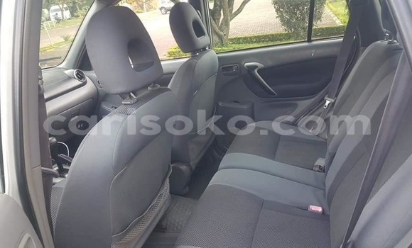 Acheter Occasion Voiture Toyota RAV4 Gris à Bokwango, Rwanda Acheter Occasion Voiture Toyota RAV4 Gris à Bokwango, Rwanda